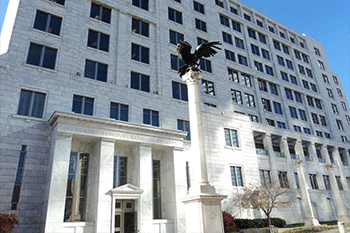Photo of the Federal Reserve Bank of Atlanta and the eagle