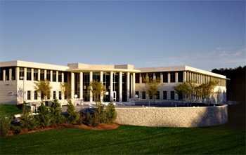 Color photo of the Federal Reserve Bank of Atlanta's Birmingham Branch building